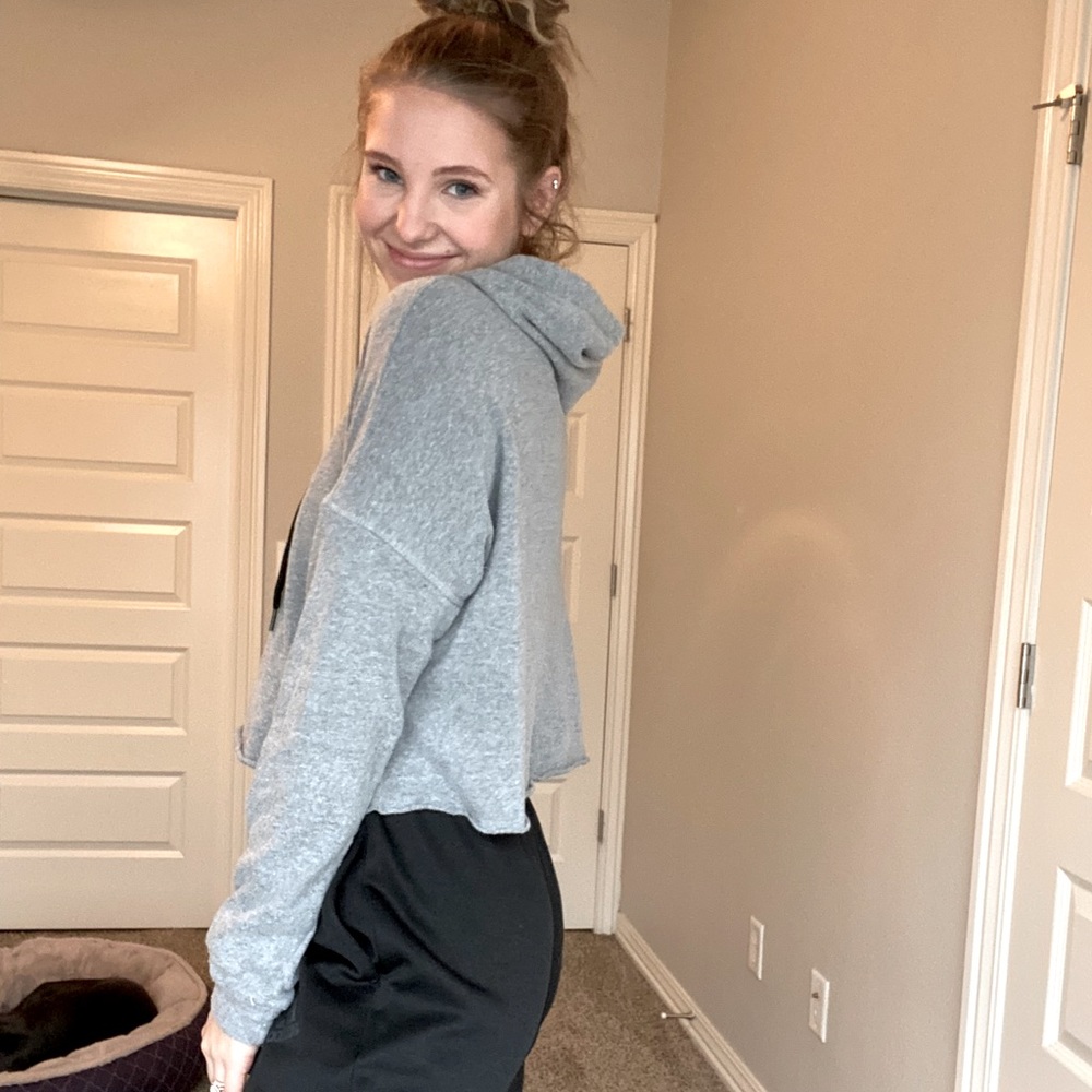 Women’s Cropped Hoodie